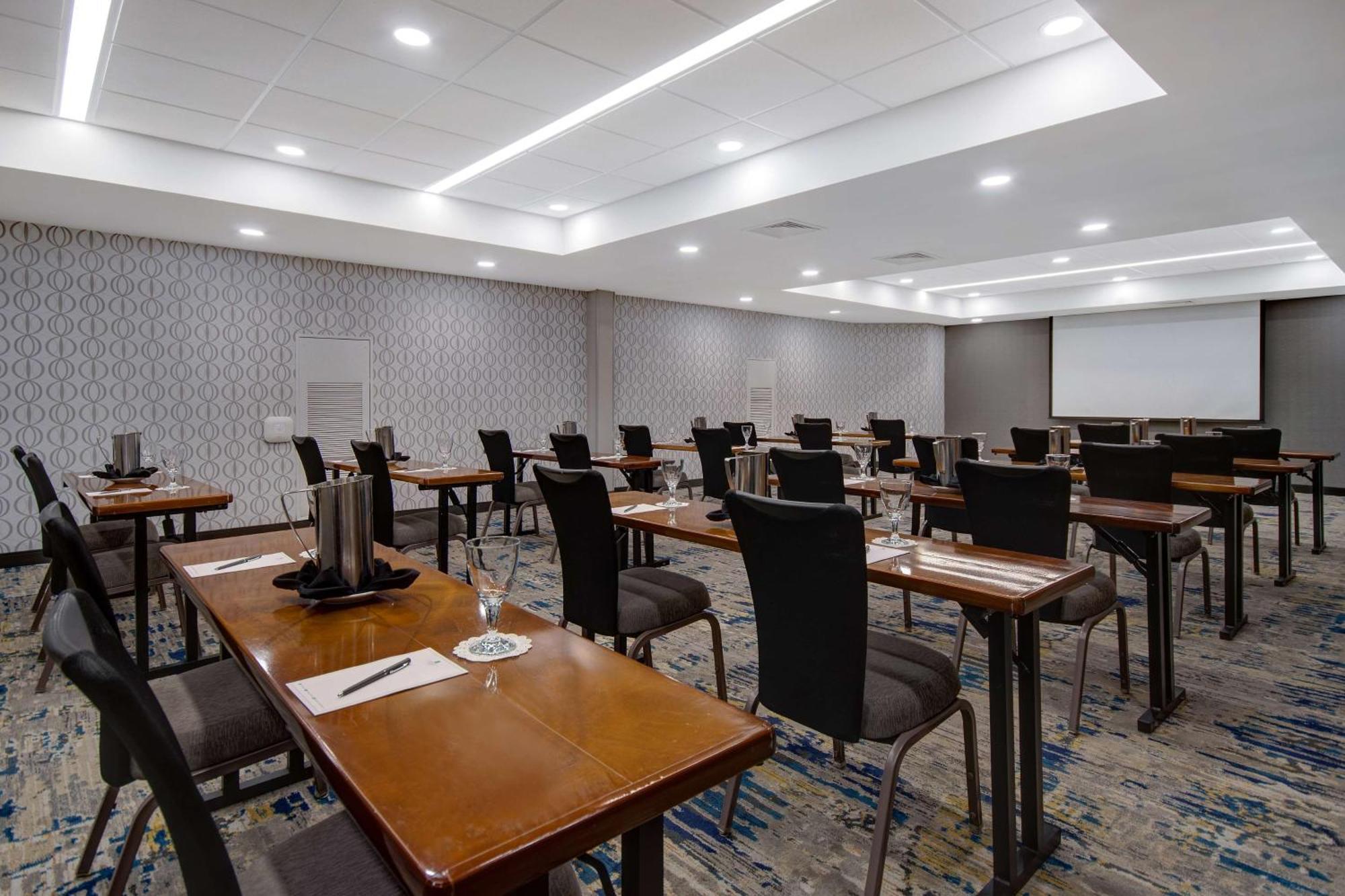 Embassy Suites By Hilton Detroit Metro Airport Romulus Eksteriør bilde