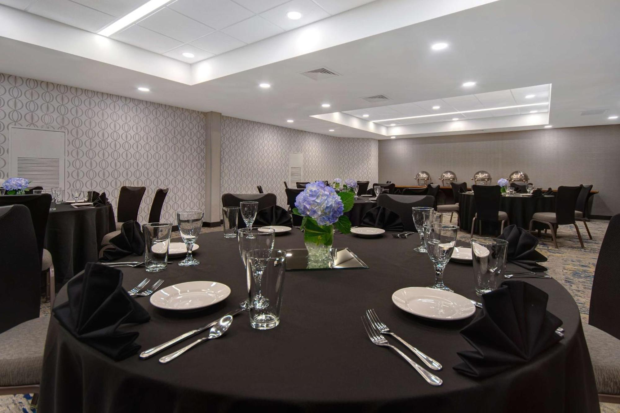 Embassy Suites By Hilton Detroit Metro Airport Romulus Eksteriør bilde